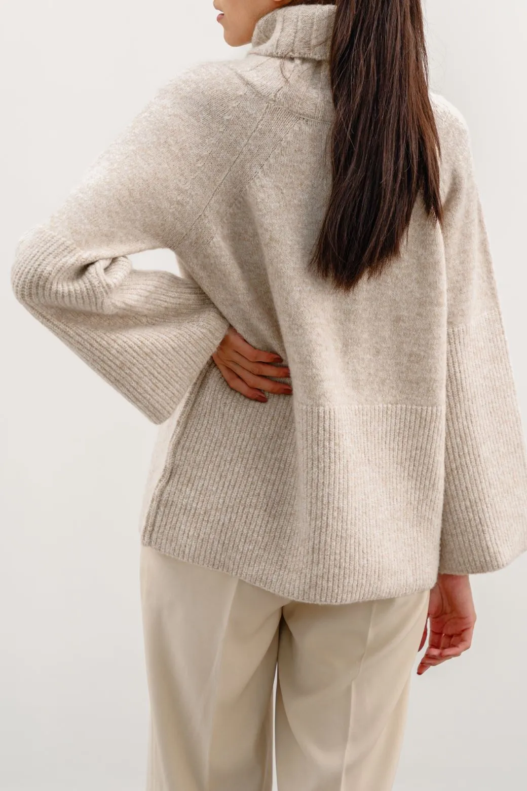 MOROCCO RIB SLEEVE SWEATER
