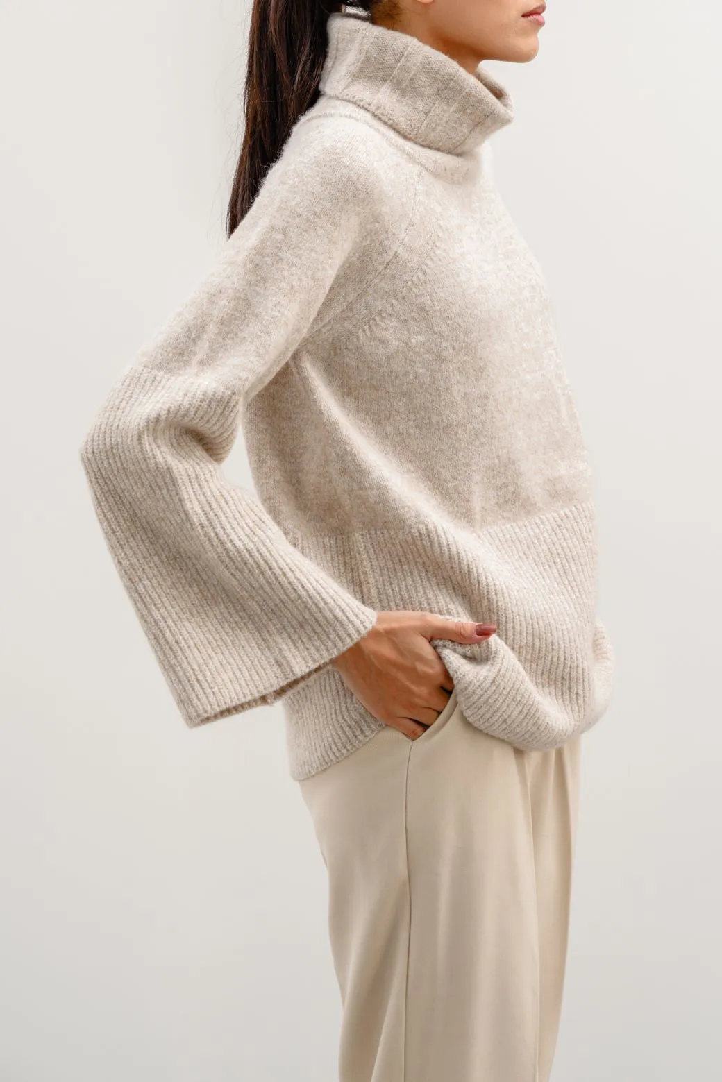 MOROCCO RIB SLEEVE SWEATER