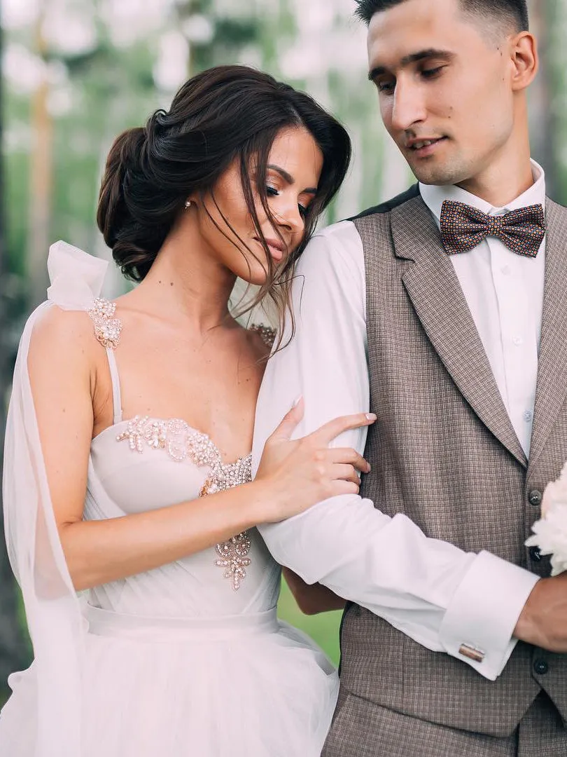 Shining Tulle Spaghetti Straps Beaded A-line Wedding Dresses WD577